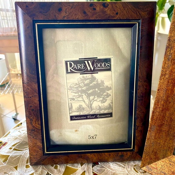 PICTURE FRAMES - Picture 3 of 3